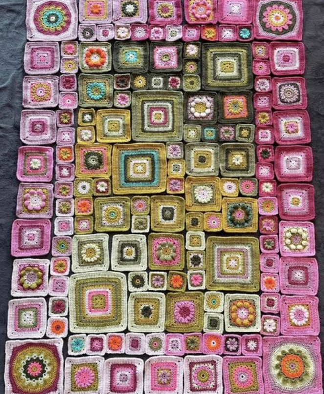 Patchwork-Häkeldecke: Ein kreatives und gemütliches Projekt für alle Häkelbegeisterten